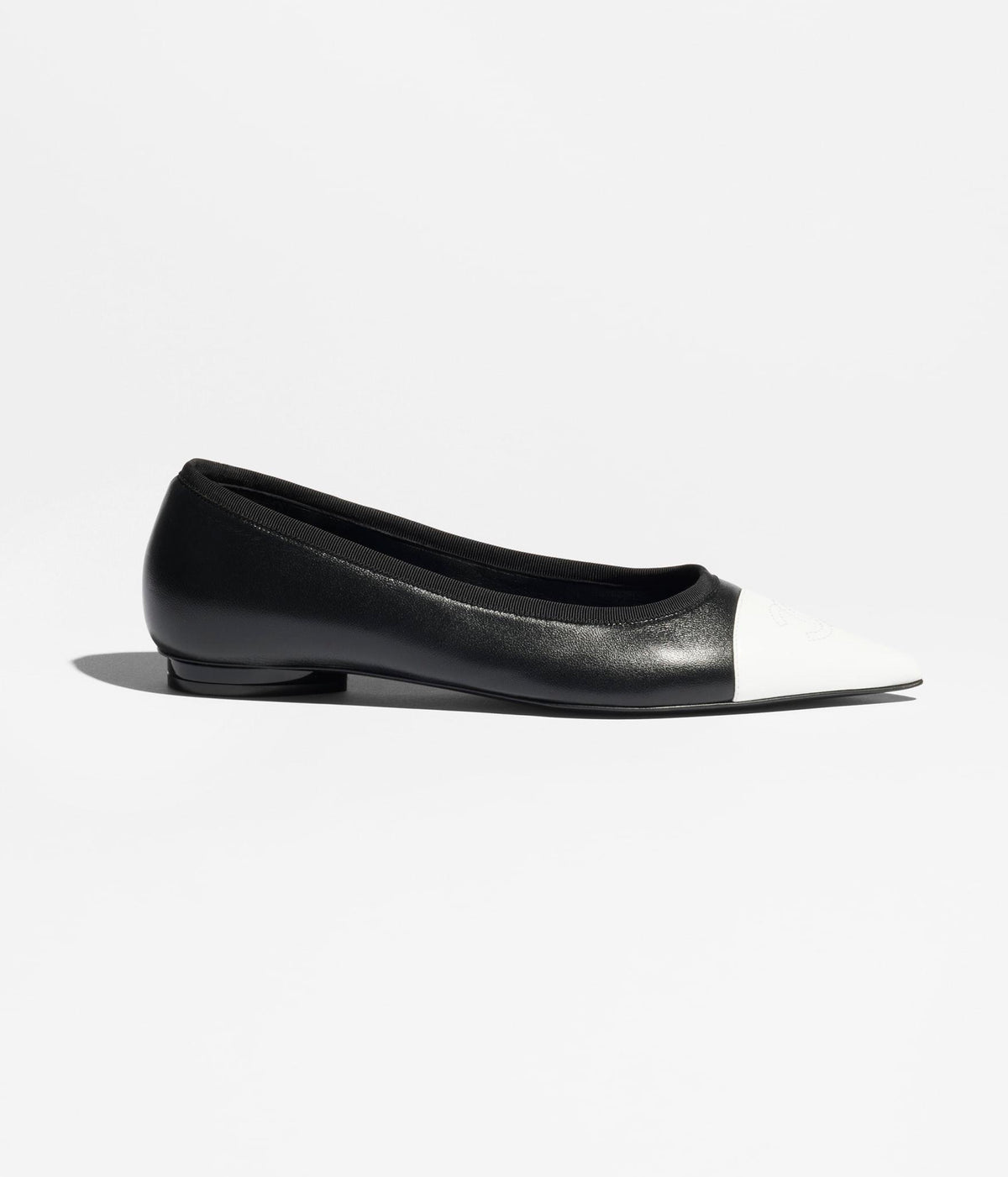 CHANEL Ballet Flats Black&White