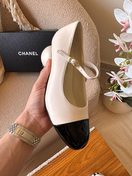 CHANEL Mary Jane -white