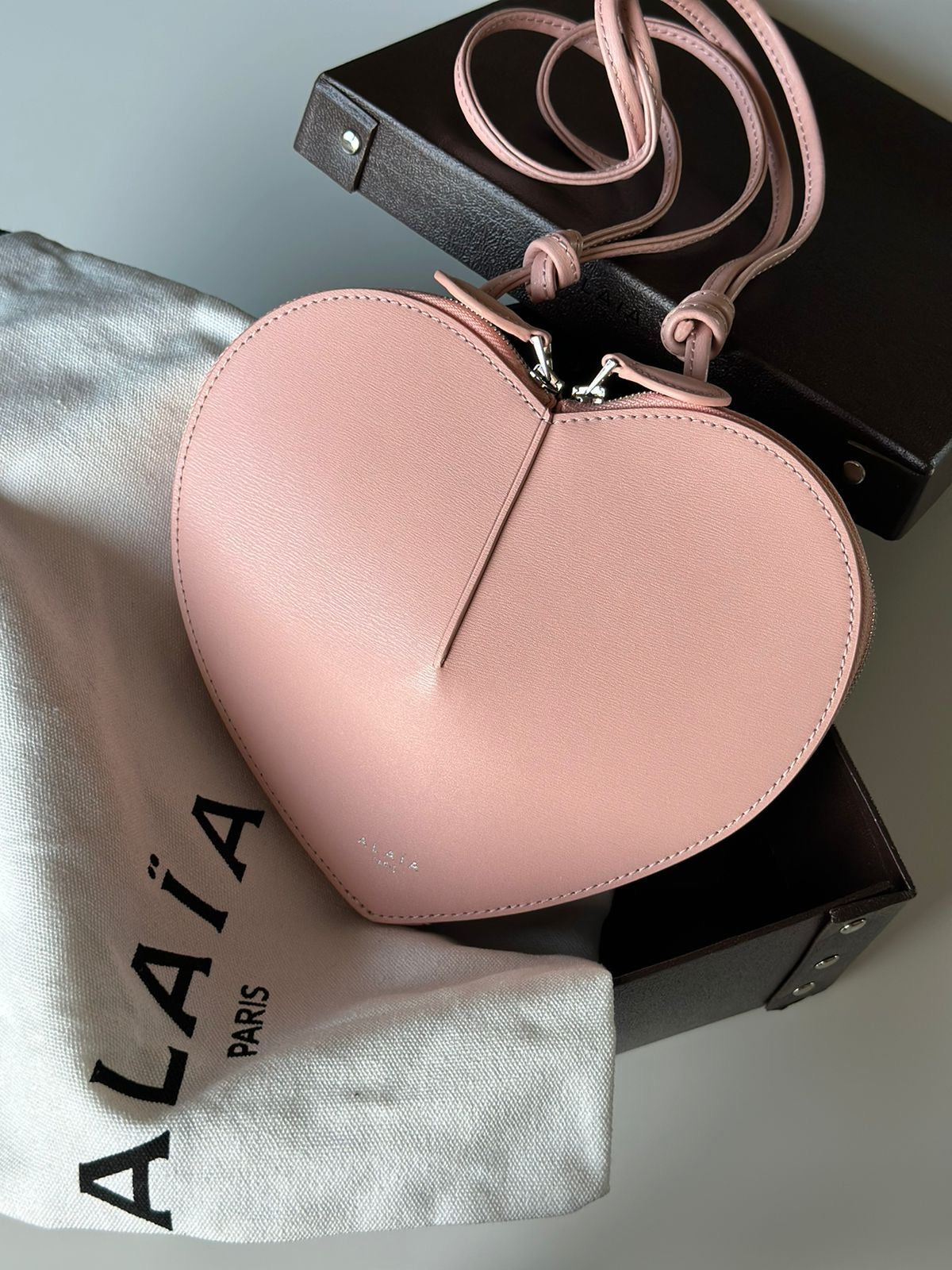 ALAIA LE CŒUR BAG IN pink