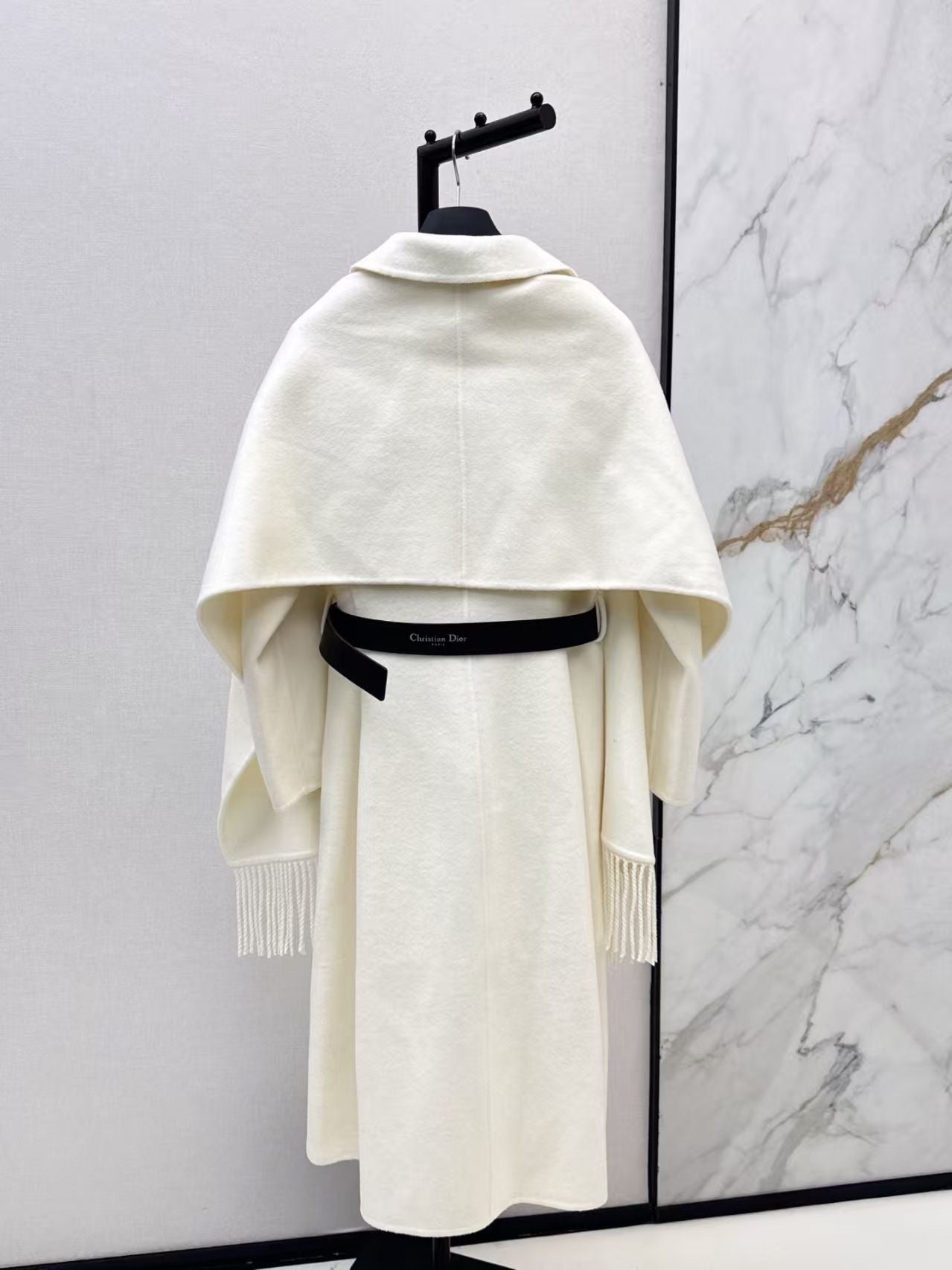 Dior Women’s Cashmere White Winter Casual Jacket – White