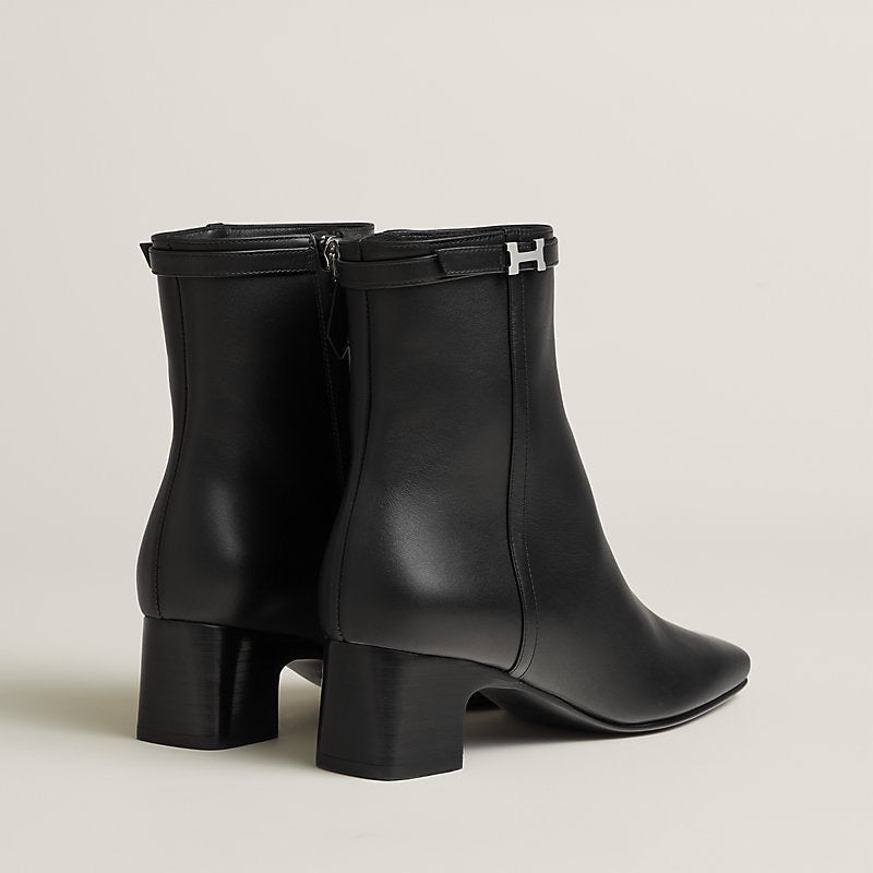 HERMES Women’s Hommage Ankle Boot – Black Leather | Elegant & Everyday Wear