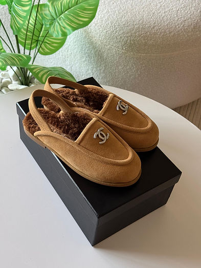 CHANEL suede slingback loafer - beige