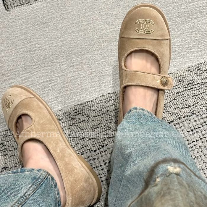 CHANEL Mary Jane flats-Beige