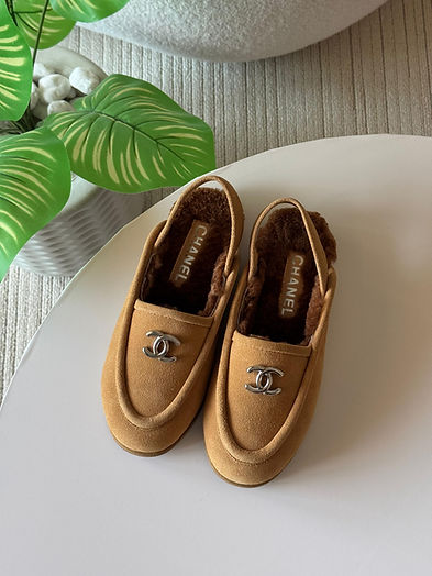 CHANEL suede slingback loafer - beige