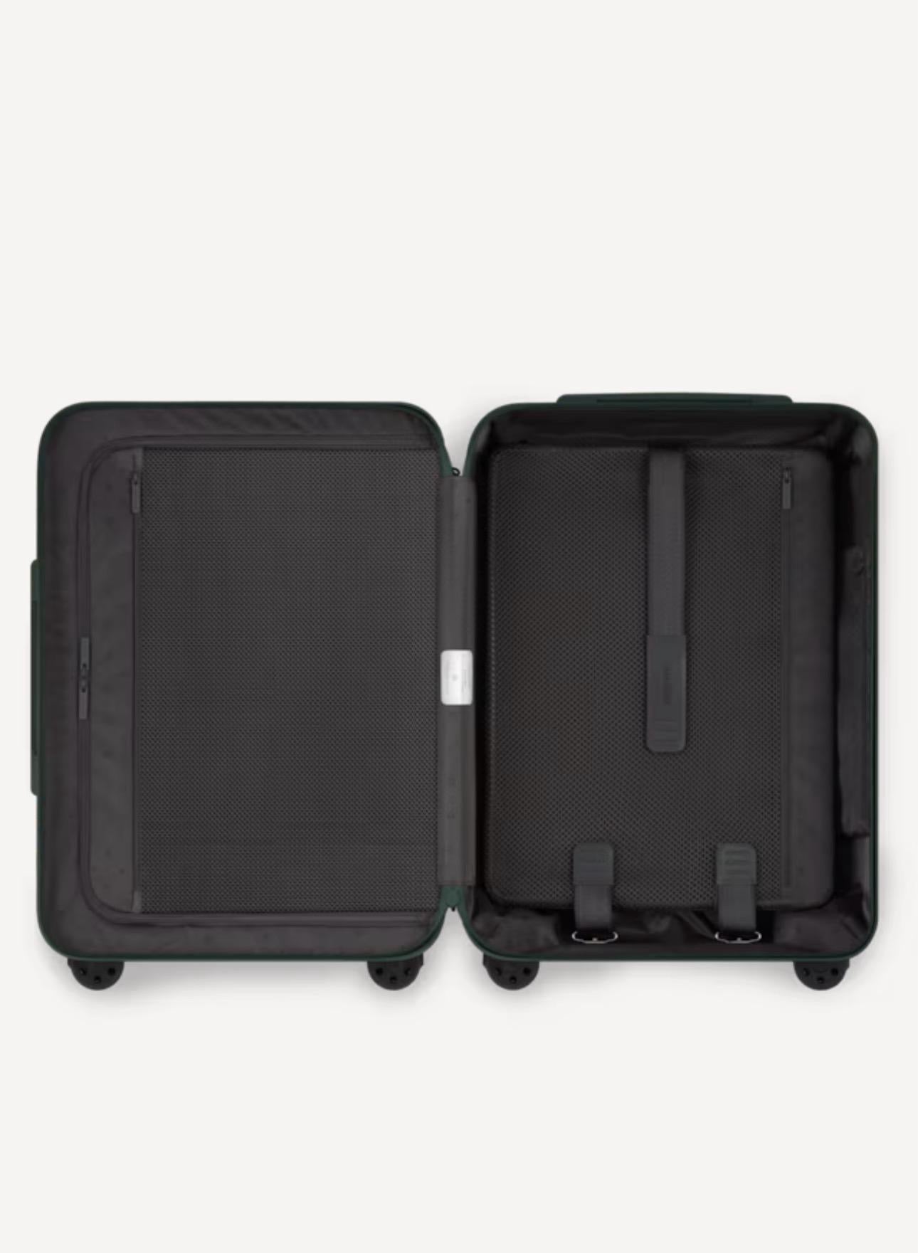 RIMOWA Essential Cabin Travel Bag – Gloss Green