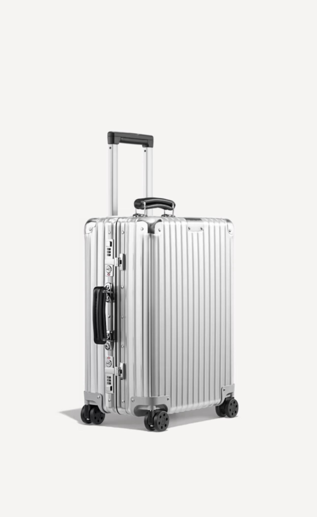 RIMOWA Classic Cabin Travel Bag – Silver
